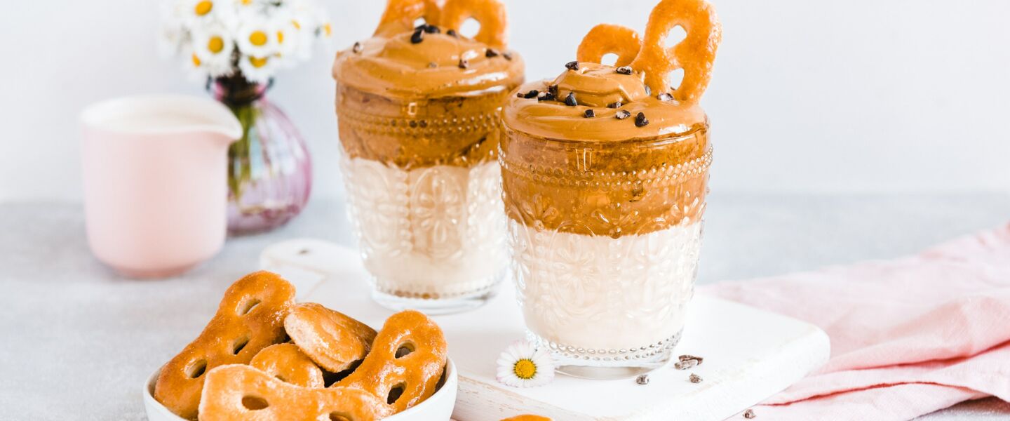 Ölz Blätterteig Brezel mit Dalgona Kaffee