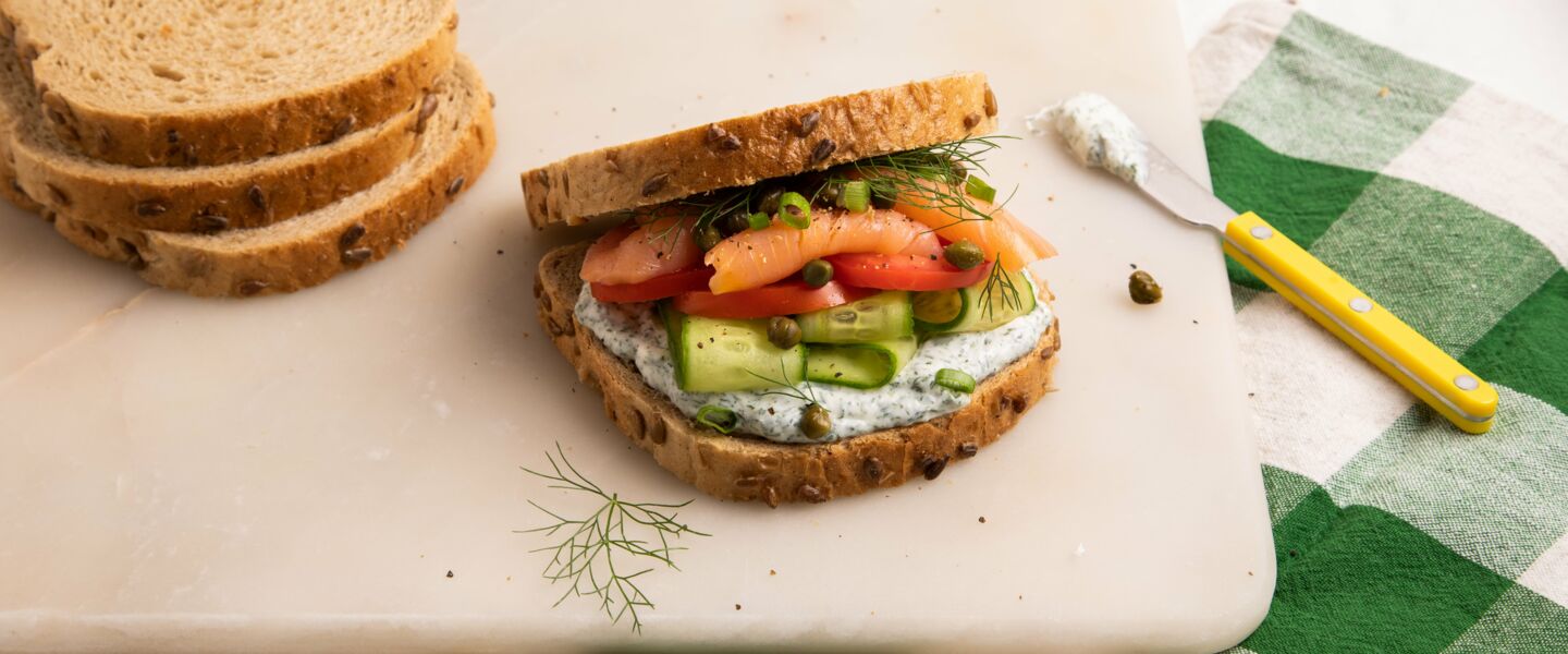 Ölz Mischbrot mit Räucherlachs & Gurke