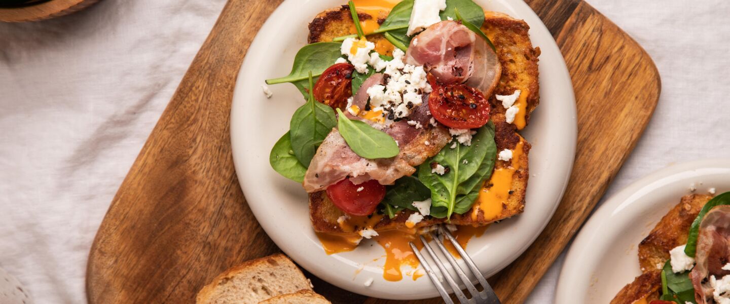 Ölz Dinkelbrot "Pikanter French Toast" mit Speck & Feta
