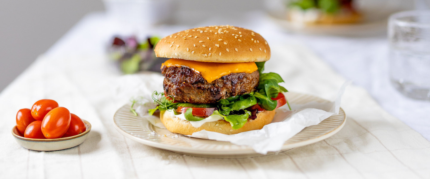 Ölz Maxi Burger Brötle "Cheeseburger" mit geschmolzenem Cheddar
