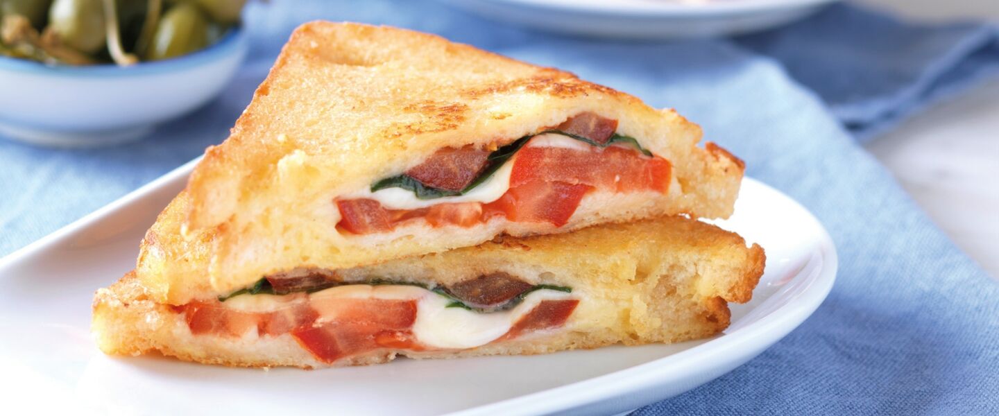 Ölz Sandwich Toast mit Käse und Paradeiser