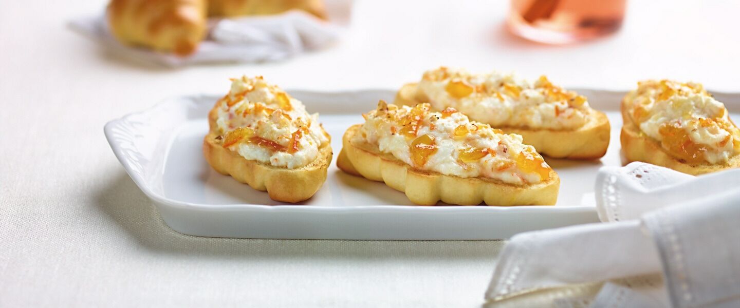 Ölz Mini Butter Croissant überbacken - mit Orangen-Zimt-Ricotta