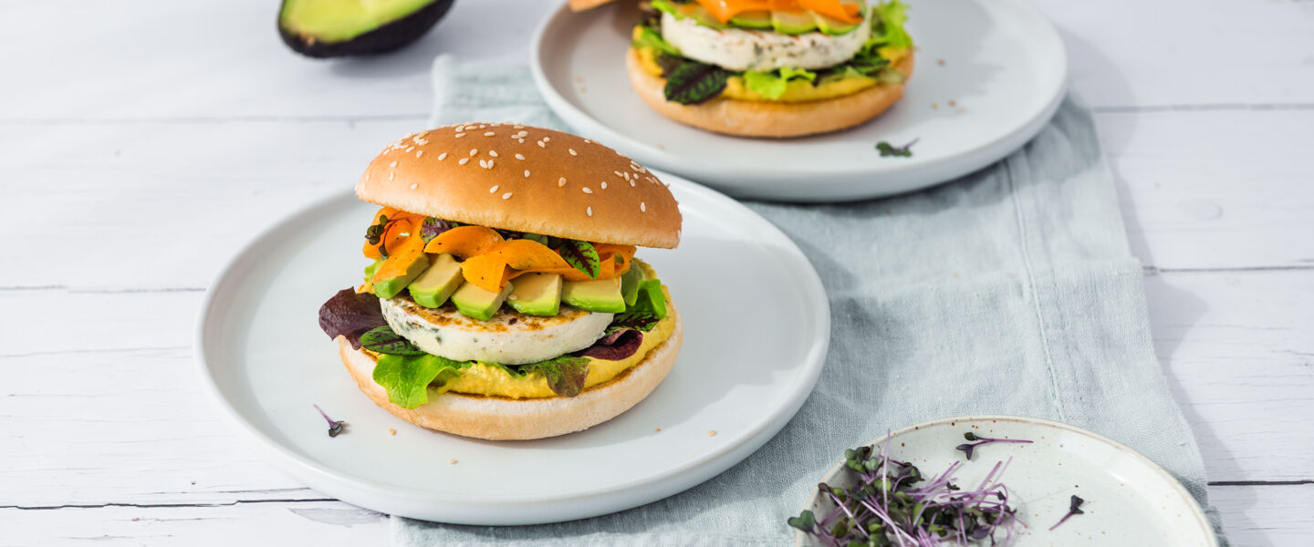 Ölz Maxi Burger Brötle mit Grillkäse & Avocado