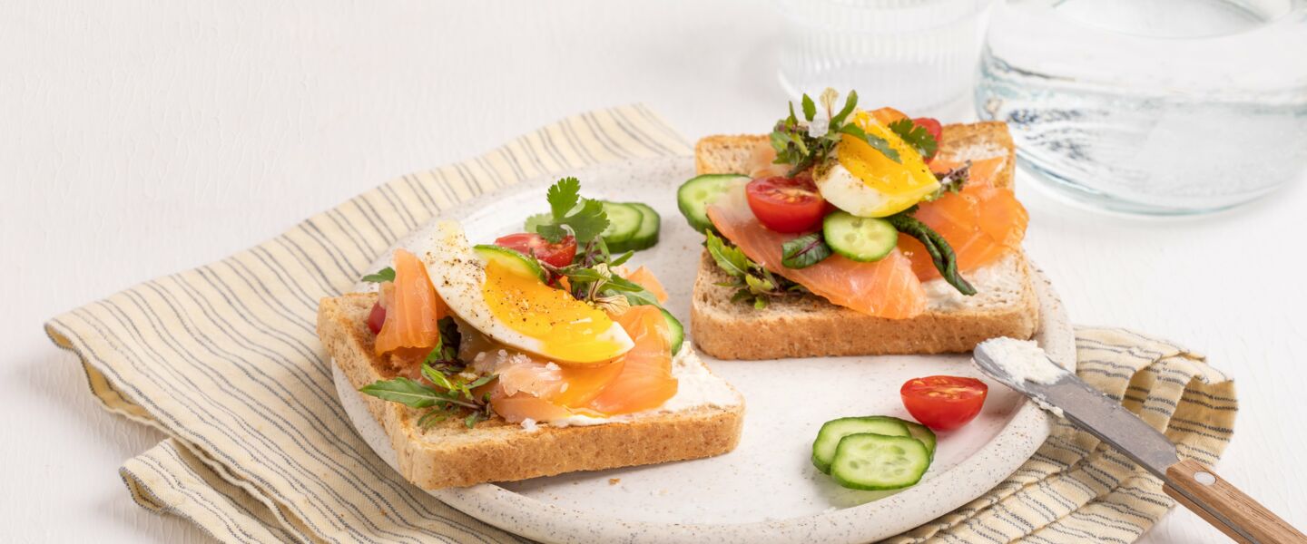 Ölz Mehrkorn Toast Rezept mit Räucherlachs und Kren-Aufstrich - Rudolf ... Ölz Mehrkorn Toast Rezept mit Räucherlachs und Kren-Aufstrich - Rudolf ...