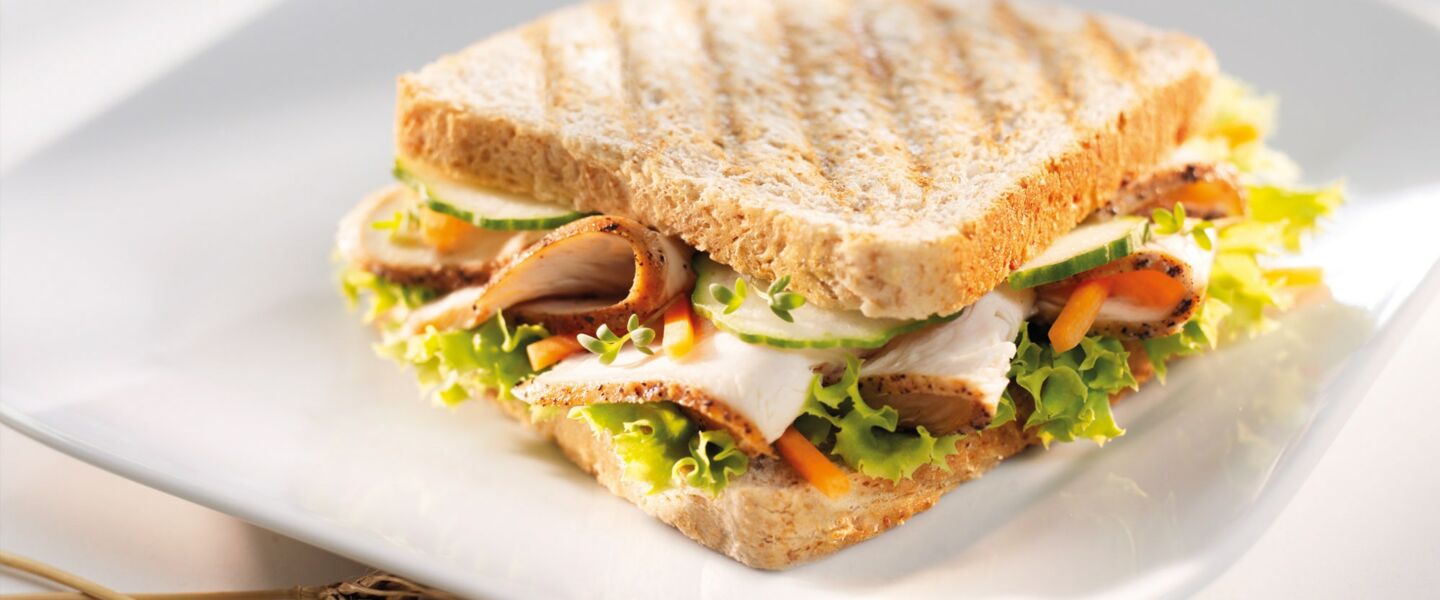 Ölz Mehrkorn Toast mit Putenfleisch