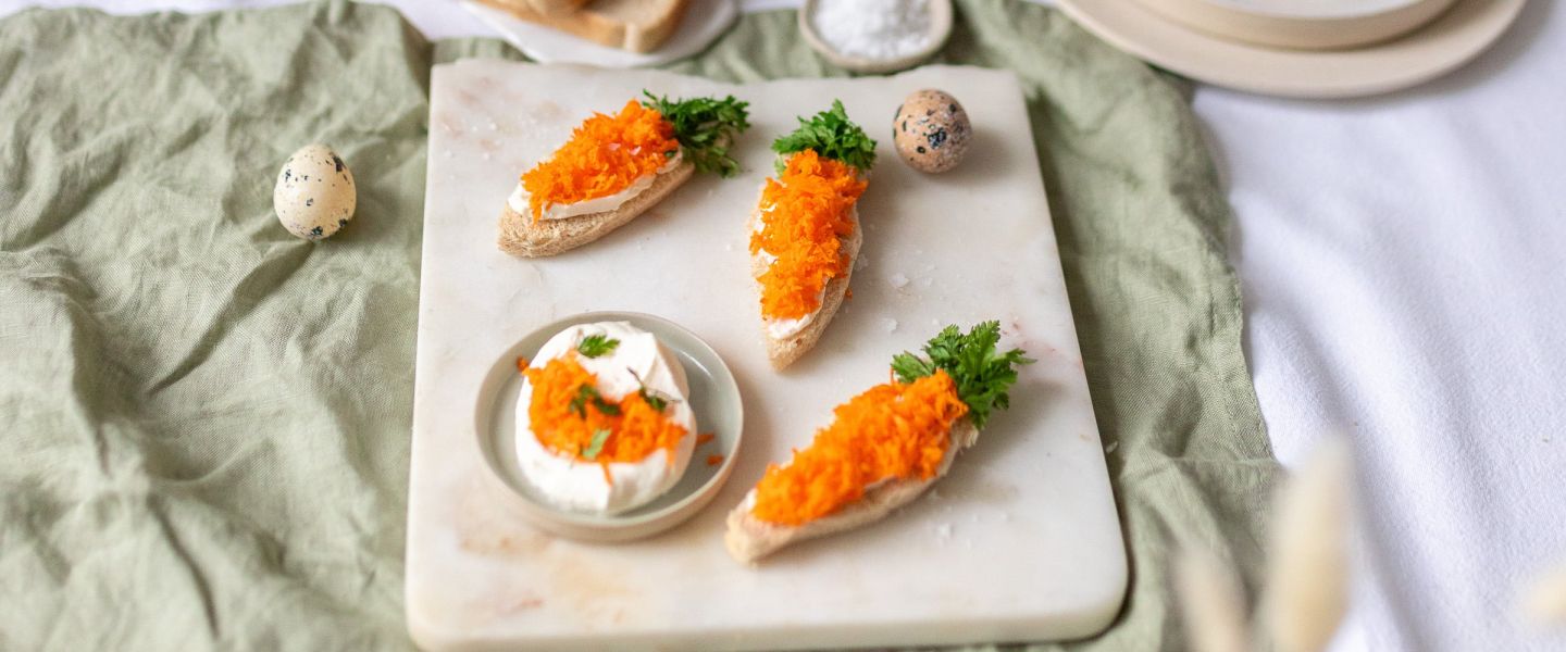 Ölz Dinkel Toast - Oster-Karotten mit Frischkäse