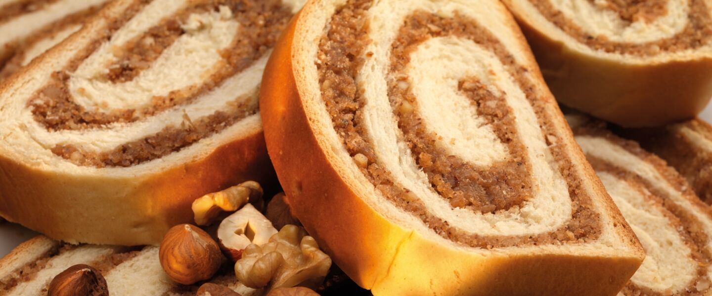 Ölz Nuss Stollen - Rudolf Ölz Meisterbäcker GmbH & Co KG Ölz Nuss Stollen - Rudolf Ölz Meisterbäcker GmbH & Co KG