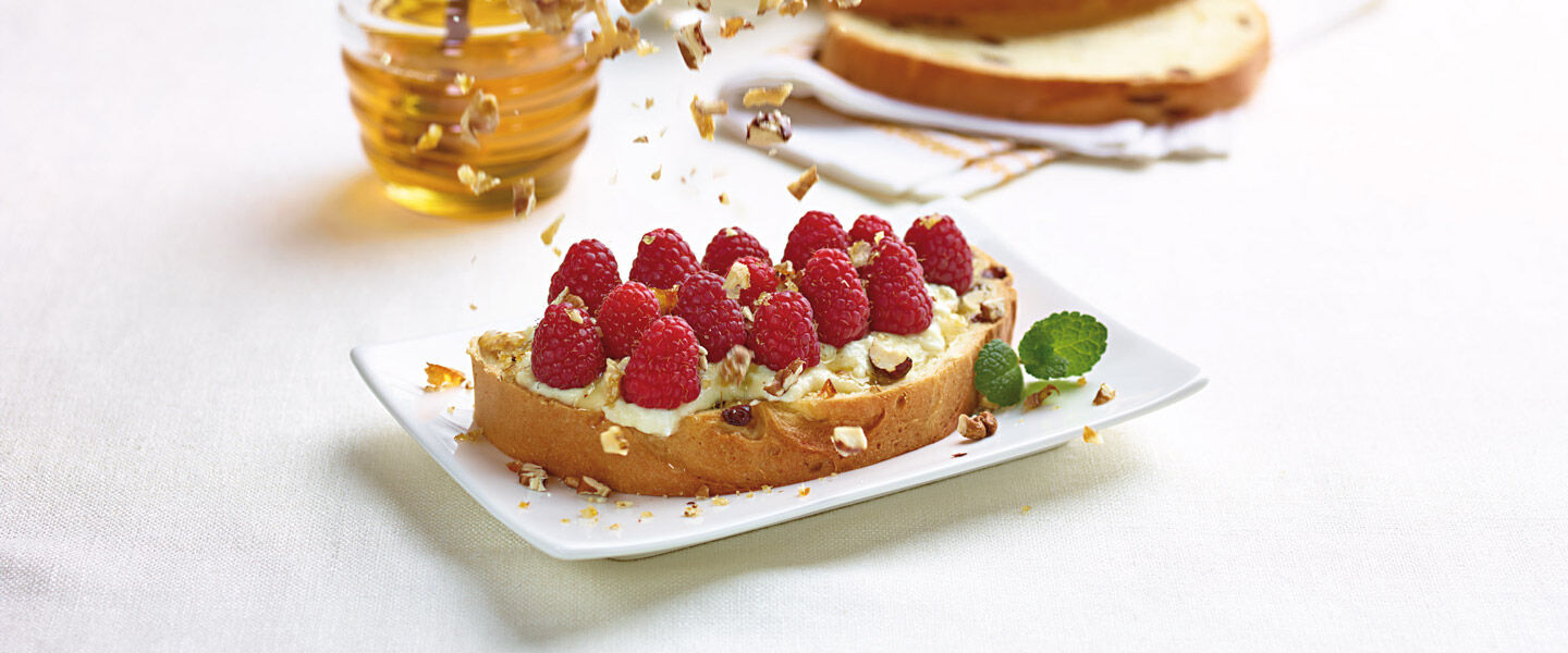 Ölz Milch Laible - Süßer Honigtopfen Himbeer-Nuss-Gruss