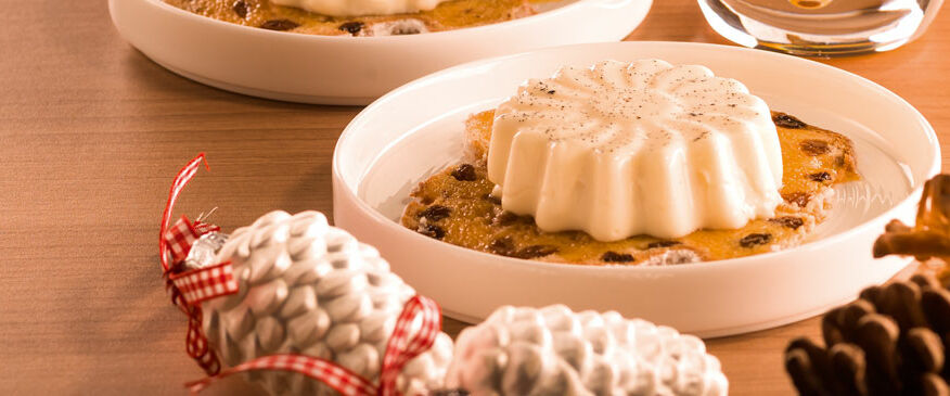 Ölz Edel-Marzipan Stollen mit Marzipan-Panna Cotta und marinierten Zitrusfrüchten