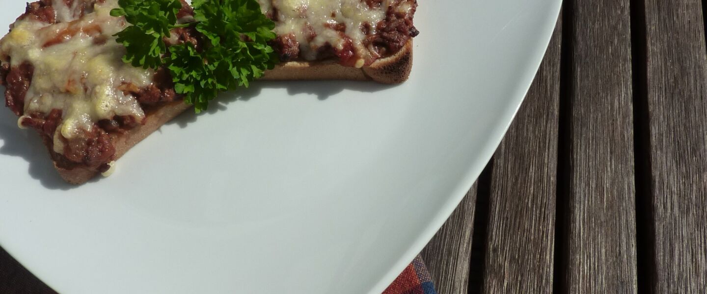 toast-bolognese