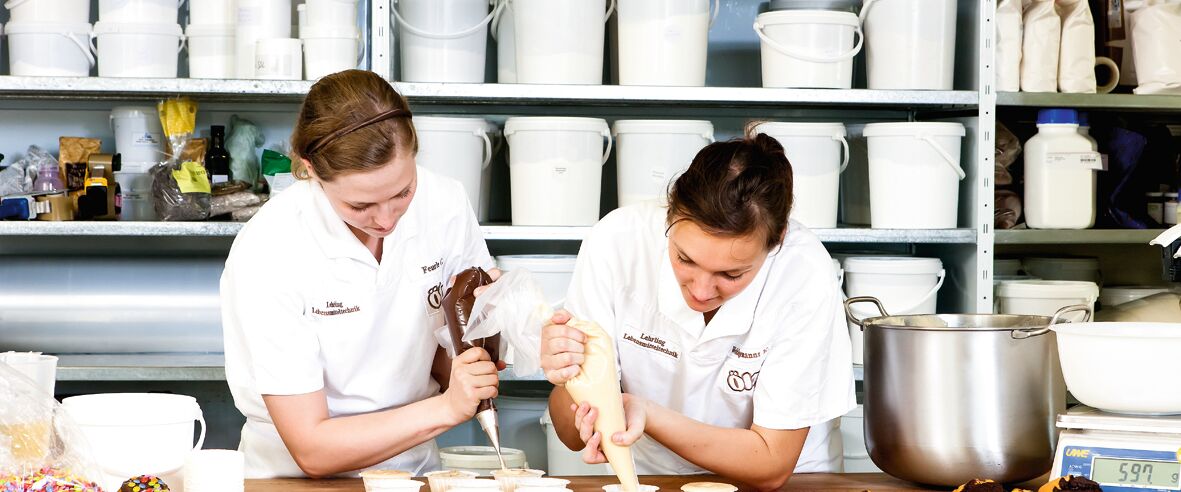 Weiterbildungsmöglichkeiten und Trainee-Programme