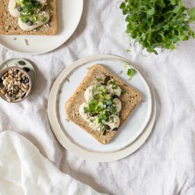 Ölz Körner Soft Sandwich mit veganem Cashew Cream Cheese Ölz Körner Soft Sandwich mit veganem Cashew Cream Cheese