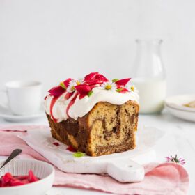 2022_Muttertag_MarmorkuchenRahbarber_FB 2022_Muttertag_MarmorkuchenRahbarber_FB