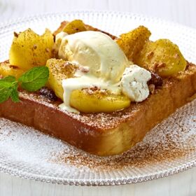 Ölz RIESEN TOAST "Armer Ritter" - geschmorter Apfel, Mandeln, Zimt & Vanille