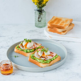 Ölz Butter Toast mit Schinken & pochiertem Ei Ölz Butter Toast mit Schinken & pochiertem Ei