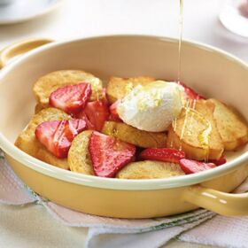 Ölz Milch Brötle Frühstücks-Gröstl mit Erdbeeren & Ricottanockerl Ölz Milch Brötle Frühstücks-Gröstl mit Erdbeeren & Ricottanockerl