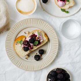 Ölz Butter Zopf mit Brombeerfrischkäse Ölz Butter Zopf mit Brombeerfrischkäse