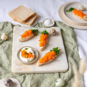 Ölz Dinkel Toast - Oster-Karotten mit Frischkäse Ölz Dinkel Toast - Oster-Karotten mit Frischkäse