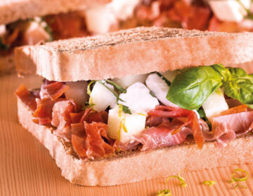 Ölz Farmer Soft Sandwich mit Honigmelone, Schafkäse & Parmaschinken