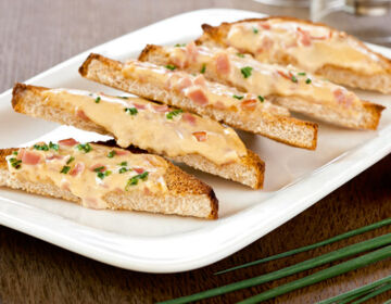 Ölz MehrkornToast warmer Schinken-Käse-Schnittlauch Snack aus dem Backofen