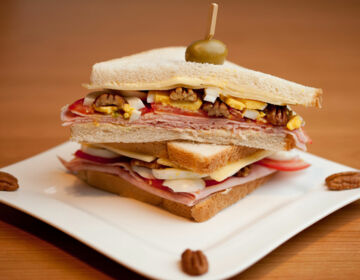 Pekan Sandwich Schinken Bergkäse Ei
