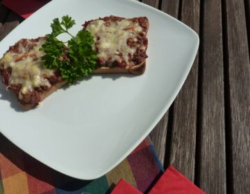 toast-bolognese