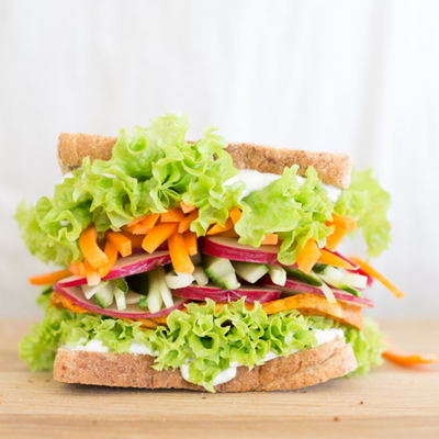 Ölz Vollkorn Soft Sandwich als Rainbow Sandwich Picknick - Quadratisch